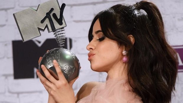 Camila Cabello, Imigran Kuba yang Kini Sejajar dengan Lady Gaga