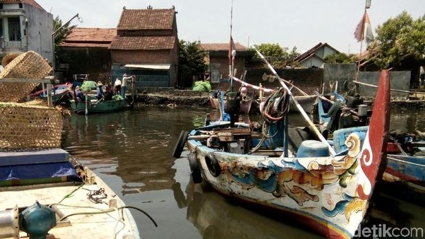 Ombak Tinggi di Laut Jawa, Nalayan Jepara Melaut Maksimal 4 Mil