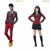 Tak hanya tampil di fashion show, Hyun Min juga kini aktif muncul di TV show dan iklan di Korea.  Foto: Dok. Instagram, Dok. Skool Looks