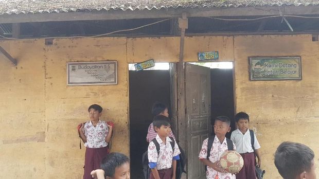 Tak Layak! SD Negeri di Banten Huni Bekas Kandang Kerbau