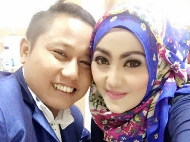 Narji dikenal sebagai seorang artis dan juga pelawak yang sukses di dunia hiburan. Narji bertemu pertama kali dengan istrinya Widiyanti saat dalam perjalanan Jakarta-Surabaya pada 2005. Ia berhasil menikahi pramugari dan di karuniai dua anak. Foto: Istimewa