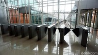 Di tahap awal pengoperasian Desember nanti, naik turun penumpang sementara bisa dilakukan di Stasiun Sudirman Baru dan Stasiun Bandara Soetta. Waktu tempuhnya diperkirakan selama 45 menit.