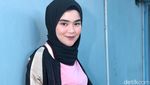 Kini Berhijab, Sivia Blink Tetap Stylish