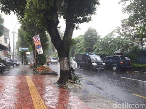 Prakiraan Cuaca BMKG Hari Ini, Jateng Berpotensi Hujan Seharian