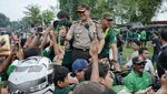 Foto: Trofi Persebaya Juara Diarak Ribuan Bonek