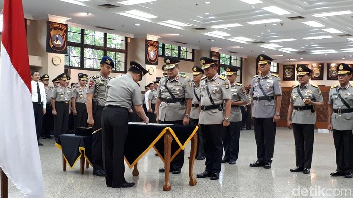 Kapolri Pimpin Upacara Sertijab Kapolda Kepri, Sulsel dan Kalbar
