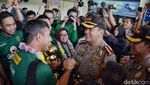 Foto: Trofi Persebaya Juara Diarak Ribuan Bonek