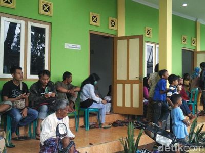 Foto: Kondisi Korban Banjir di Pos Pengungsian Kebonagung Bantul