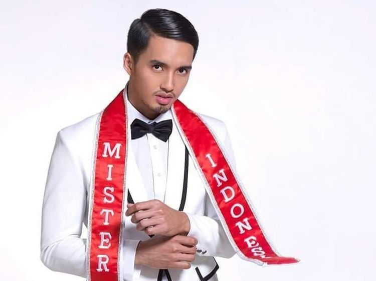 Perkenalkan, Ini Mister Indonesia 2017 yang Perutnya Sixpack Banget