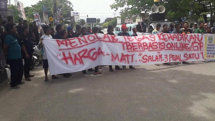 Angkutan Umum Kendari Sweeping Taksi Online