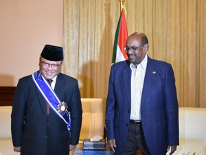 Presiden Sudan Beri Penghargaan Bintang Utama ke Dubes Indonesia