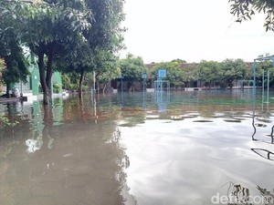 Sekolahan di Solo dan Sukoharjo Kebanjiran, Siswa Diajak Kerja Bakti