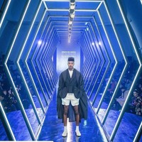 Penampilan fisiknya yang tidak seperti orang Korea Selatan pada umumnya, membuat sosok Han Hyun Min viral ketika dia mulai rajin mengunggah foto karier modellingnya ke Instagram. Foto: Dok. Instagram, Dok. Skool Looks