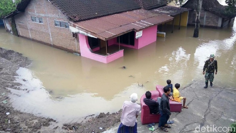  Kota  Solo  Masih Waspada Banjir