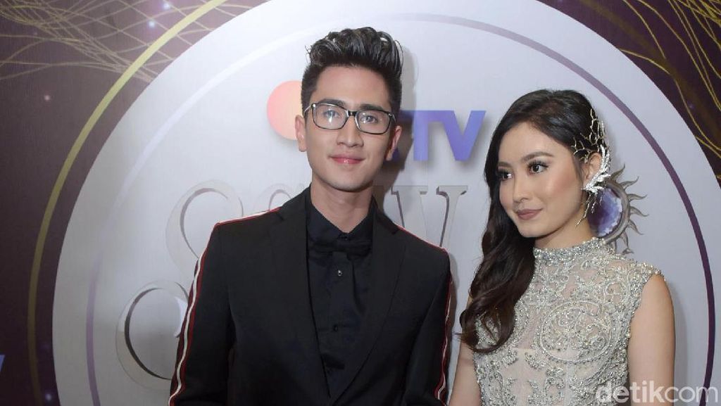 Harga Cincin dari Verrell Bramasta untuk Kado Natal Natasha Wilona
