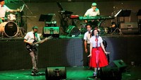 Sederet lagu karya Chrisye dimainkan di konser tersebut. Foto: Hanif Hawari