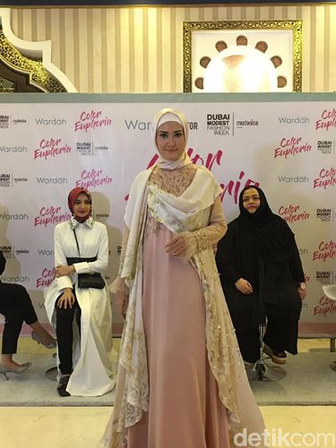 Zaskia Sungkar Hingga Norma Hauri akan Tampil di Dubai Modest Fashion Week