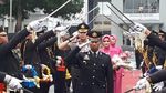 Foto: Momen Haru Saat Melepas Kapolrestabes Surabaya