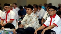Menpora mendengarkan ceramah yang disampaikan Imam Besar Masjid Istiqlal, KH Nasaruddin Umar.