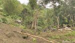 Foto: Evakuasi 2 Korban Longsor di Kulon Progo