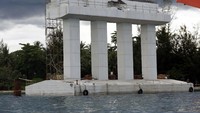 Jembatan dengan panjang total 733 meter ini menghubungkan daerah Hamadi di Distrik Jayapura Selatan yang berada di sisi barat jembatan dan daerah Holtekamp di Distrik Muara Tami di sisi timur jembatan. Muhammmad Ridho/detikcom.