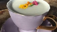 LILT Lounge di Miami, Florida punya Diamond Heart yang terinspirasi dari cincin pertunangan Harry dan Meghan. Terbuat dari James Irish Whiskey, jus nanas, sirup gula, Creme Violette dan Burlesque yang dikocok dengan es selama 20 detik. Foto: Istimewa