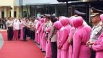 Foto: Momen Haru Saat Melepas Kapolrestabes Surabaya