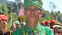 Sesepuh adat To Lindu, Samuel Tolei. Acara adat Potandui berguna memberikan keselamatan bagi orang yang pertama kali datang ke Lindu. Adat ini bisa dilakukan kepada siapa saja (Mohammad Jafar Bua/detikTravel)