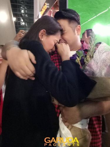 Bunga Jelitha Menangis Saat Tiba di Bandara Soekarno Hatta