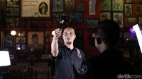 Dhani juga berbicara soal perang melawan kriminalisasi ini, jumlah pengacara yang siap membelanya, hingga kemungkinan mengajukan gugatan praperadilan terhadap status tersangka yang disandangnya.