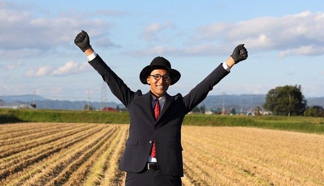 Dengan pakaian yang menarik itu, Kiyoto ingin mengubah citra yang bekerja di bidang pertanian dianggap tidak keren. Saya mulai menerapkan sentuhan pribadi terhadap apa yang saya lakukan, kata Kiyoto dilansir Asahi. Foto: Istimewa