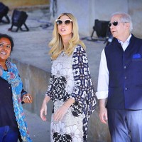 Ivanka Trump memakai gaun Biyan saat mengunjungi benteng Golconda di Hyderabad, Rabu lalu. Foto: Dok. Instagram