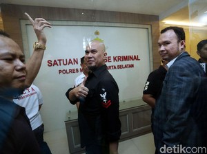 Sempat Ditunda, Pemeriksaan Ahmad Dhani Lanjut Lagi Pukul 10.00 WIB