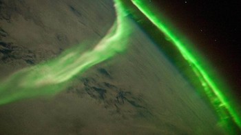 Menangkap cahaya aurora. Foto: Instagram