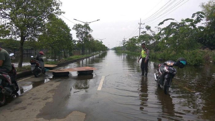 Enam Pompa Difungsikan Maksimal, Banjir di Porong Mulai Menyusut