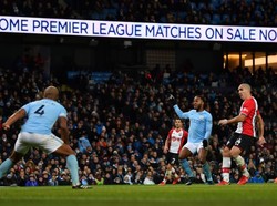 Southampton kemudian membalas di menit ke-75. Oriol Romeu sukses menjebol gawang Ederson untuk mengubah skor menjadi 1-1. Foto: Dan Mullan/Getty Images