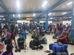 Pelabuhan Merak Masih Ditutup, Penumpang Diimbau Tunda Keberangkatan