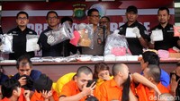 Operasi tahunan Nila Jaya ini adalah operasi Direktorat Narkotika Polda Metro dan jajarannya sejak tanggal 15 hingga 29 November lalu. Dari operasi ini, kami mendapatkan 291 laporan dari masyarakat dan 351 tersangka, kata Kabid Humas Polda Metro Jaya, Kombes Raden Prabowo Argo Yuwono di Polda Metro Jaya, Jalan Sudirman, Jakarta, Kamis (30/11/2017)