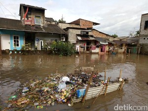 Tanggul Jatipadang Jebol Lagi, Sandi: Kita akan Langsung Datang
