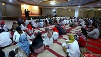 Jemaah mendengarkan ceramah yang disampaikan KH Nasaruddin Umar.