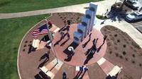 Akan tetapi, monumen ini sebenarnya tidak lengkap sepanjang tahun kecuali pada satu hari yang spesifik.