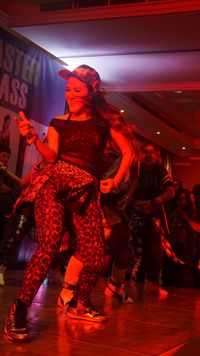 Liza Natalia rutin olahraga minimal tiga kali seminggu. 