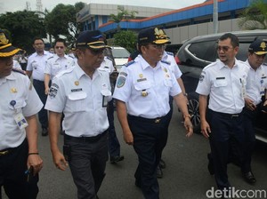 Februari 2018, Kemenhub Beri Sanksi Taksi Online Pelanggar Aturan