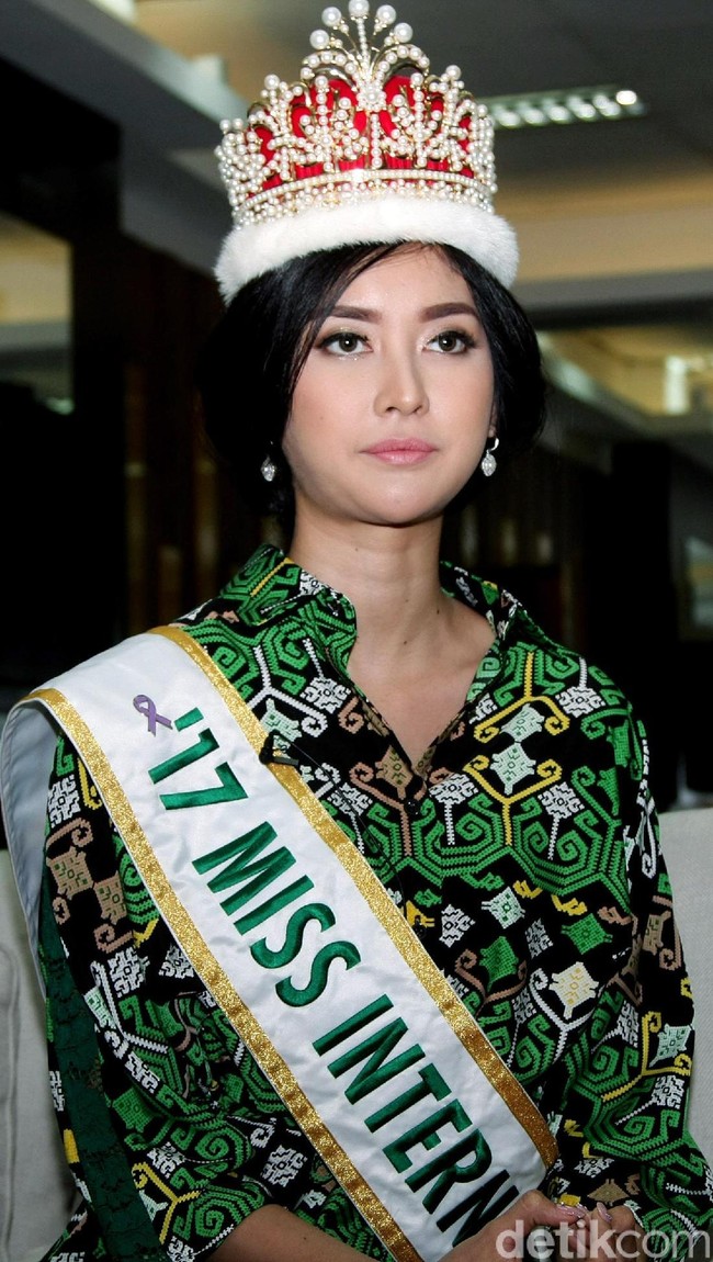 Ia kini menyandang dua gelar Puteri Indonesia Lingkungan 2017 dan Miss international 2017. Foto: Mohammad Abduh/Wolipop