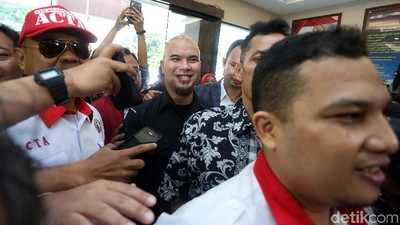 Stuntman Demian yang Kecelakaan, Ahmad Dhani Sambangi Polres Jaksel