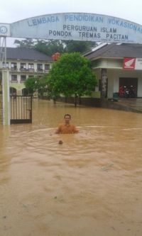 Penampakan banjir di Pacitan