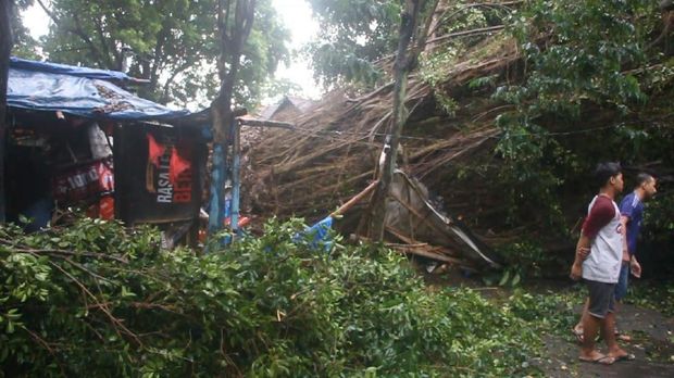 Untunglah tak ada korban jiwa dalam peristiwa ini