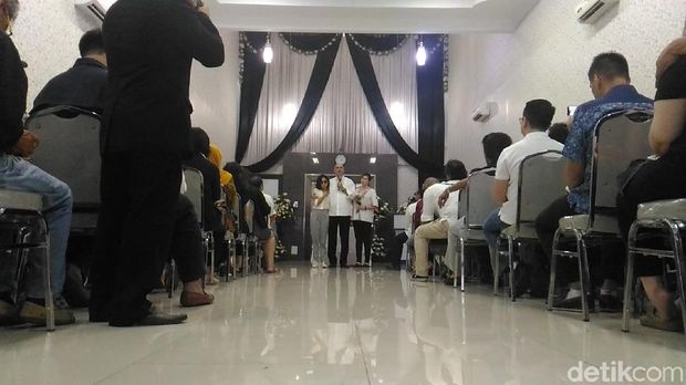 Jenazah Bondan Dikremasi di Rumah Duka Sentra Medika Cibinong Jenazah Bondan Dikremasi di Rumah Duka Sentra Medika Cibinong