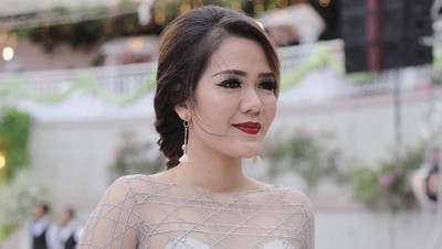 Satu Lagi Dokter Cantik Jago Nyanyi, Nggak Mau Cepat Sembuh Deh