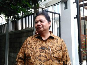 Istana: Airlangga Izin ke Presiden Jadi Ketum Golkar karena Menteri